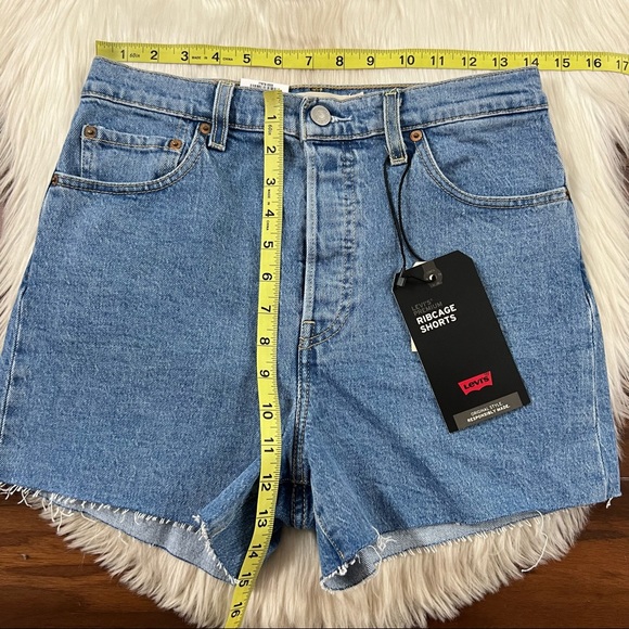 Levi's Size 28‎ Ribcage Cut Off Denim Jean Shorts - Picture 3 of 10